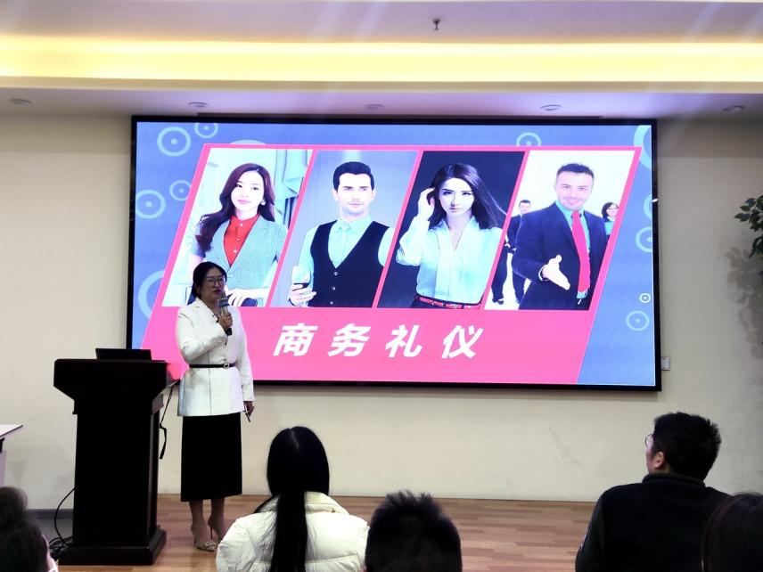 2022-2023迪諾學(xué)院“合力精耕 平穩(wěn)發(fā)展”主題系列培訓(xùn)第四課
